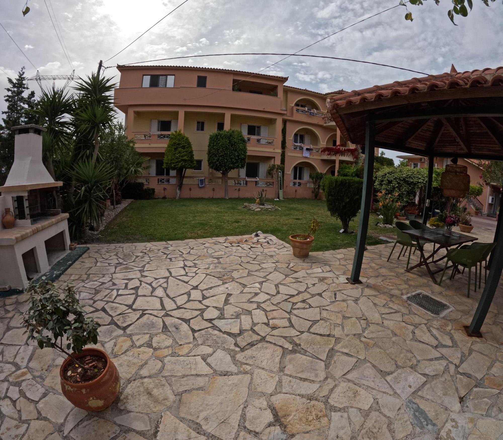 Filoxenia Luxury Studios & Apartments Закинтос Екстериор снимка