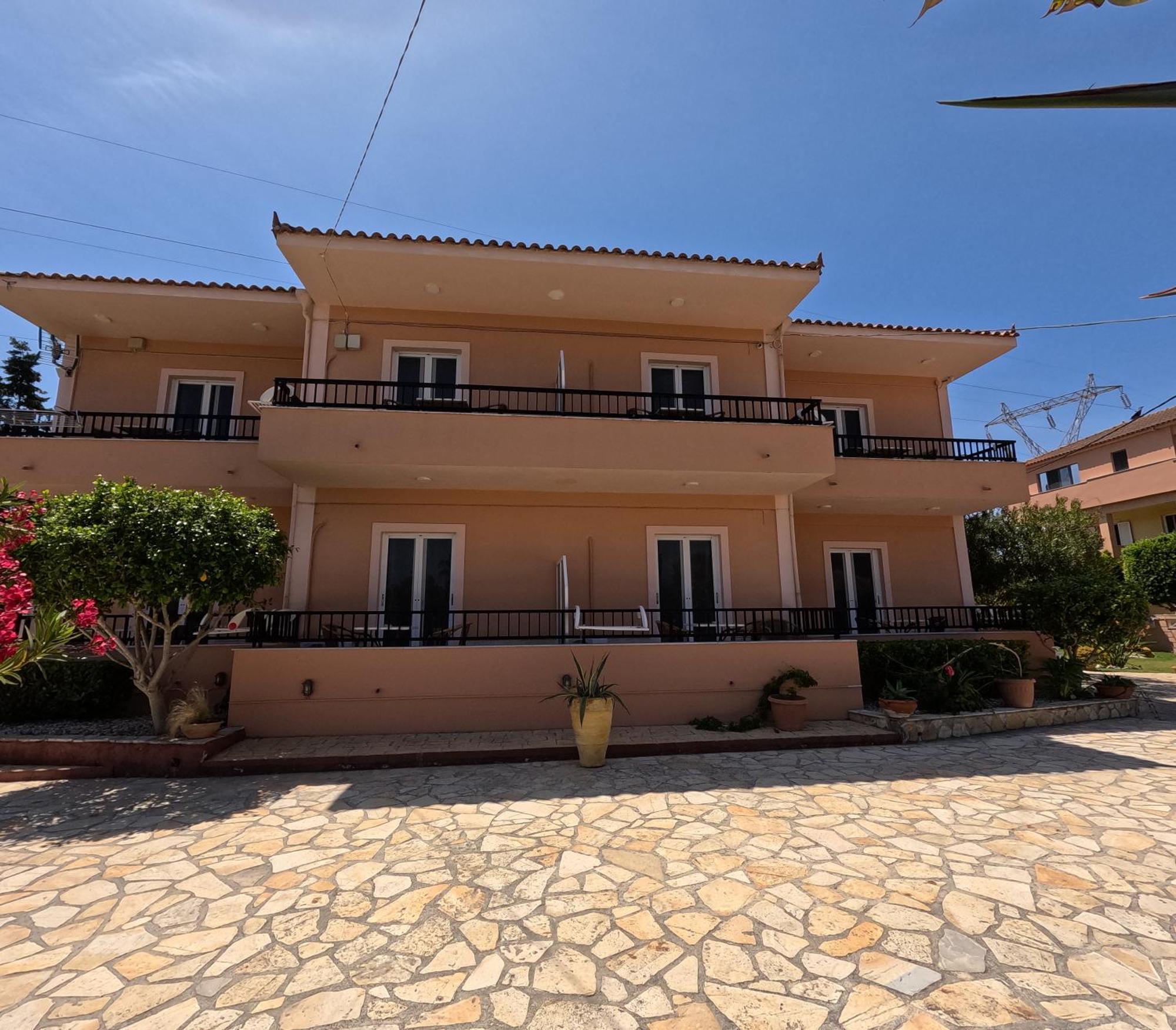 Filoxenia Luxury Studios & Apartments Закинтос Екстериор снимка